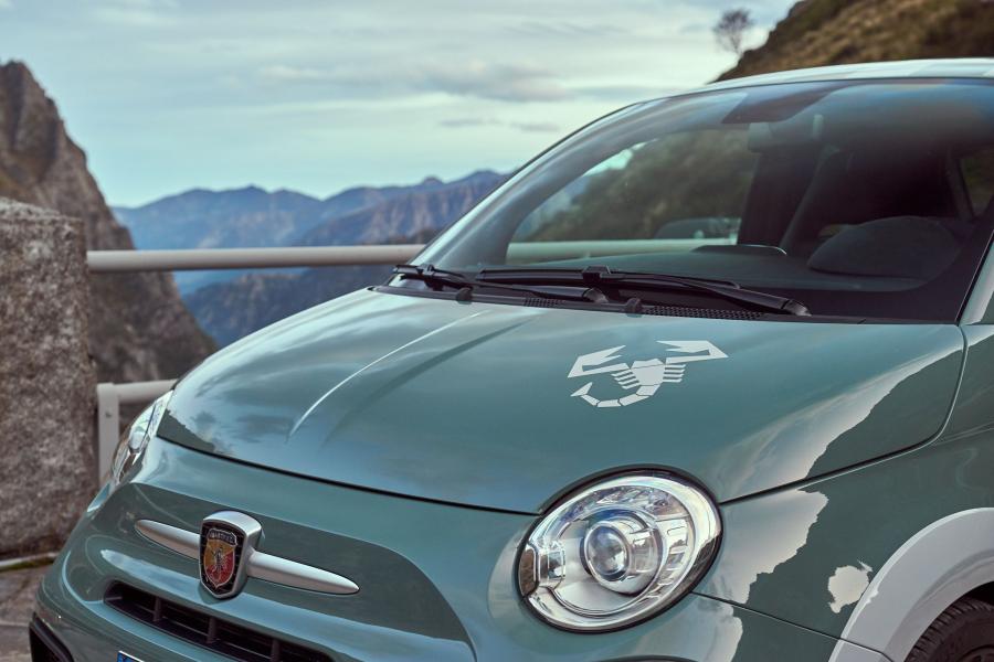 Детали экстерьера Abarth 695 70° Anniversario (312) 2019 года  (WW) (фото 28 из 70)